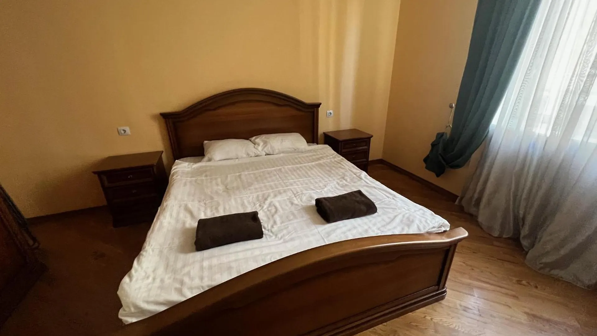 Central House З Кондиціонером リヴィウ ウクライナ